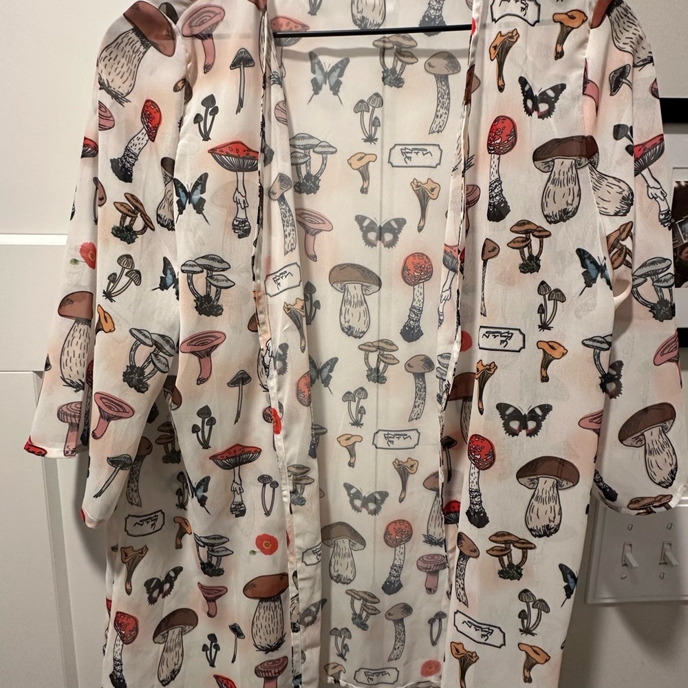 SHEIN Mushroom Print Kimono - Picture 3 of 9